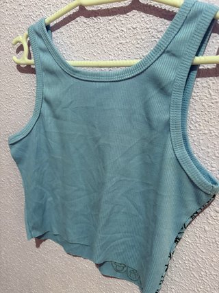 Top crop azul estampado caras