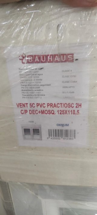 Ventana PVC Pract/Osc 2H Mosquitera 125x118,5
