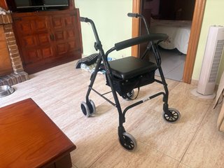 Andador para personas mayores con asiento