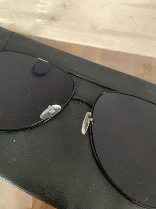 Gafas de sol aviador negras y plateadas