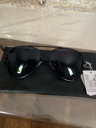 Gafas de sol aviador negras y plateadas
