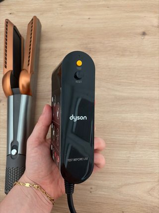 Dyson Airwrap Dorado y Plateado