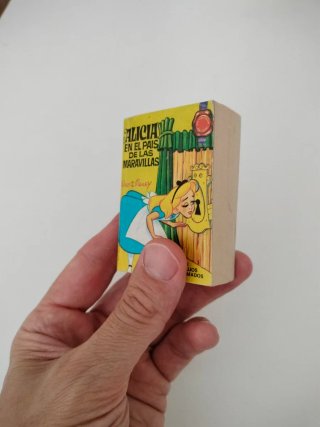 Mini libro Alicia en el País de las Maravillas