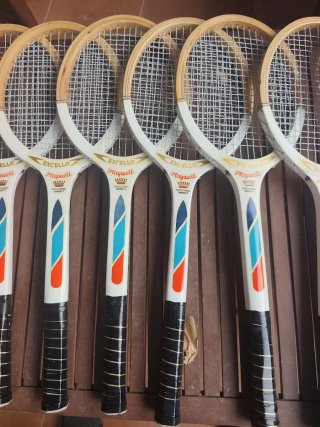 Racchette da tennis in legno per decorazione collezione vintage
