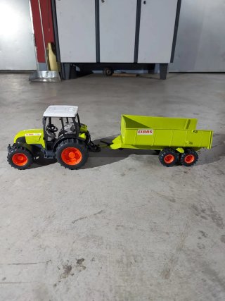 Tractor Claas con Remolque Bruder