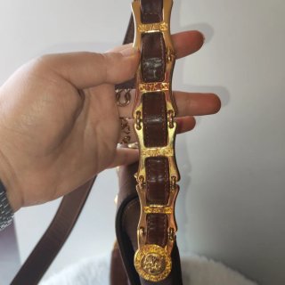 Borsetta Yenko marrone con tracolla regolabile