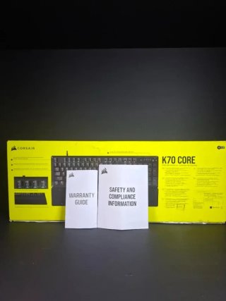 Corsair K70 Core Teclado Gaming RGB