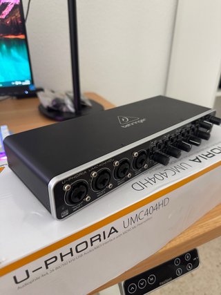 Behringer U-Phoria UMC404HD Interfaz Audio