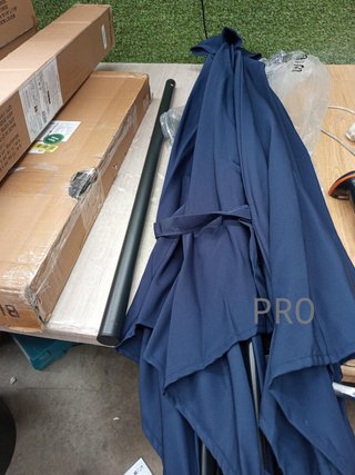 Amazon Basics Sombrilla para Terraza