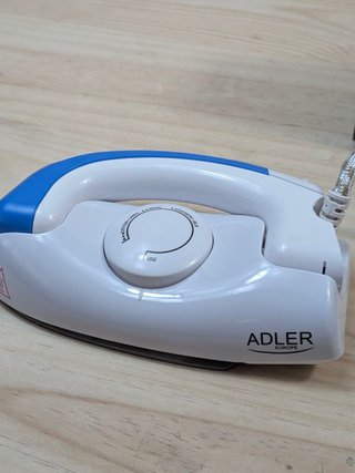 Plancha Viaje Adler AD5015 700W Plegable