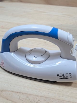 Plancha Viaje Adler AD5015 700W Plegable