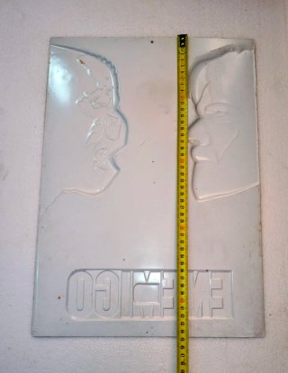 Cartel Plástico Relieve Enemigo Mío