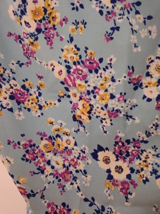Vestido Zara floral tacto seda Talla M.