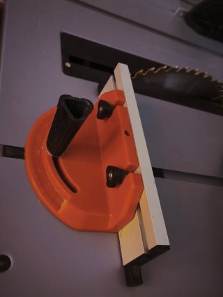 Sierra de mesa Einhell TC-TS 2225 U