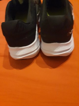 Zapatillas Nike Negras y Blancas