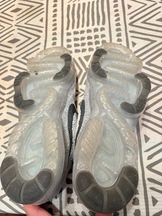 Nike Vapormax grises sin usar con caja. Talla 43