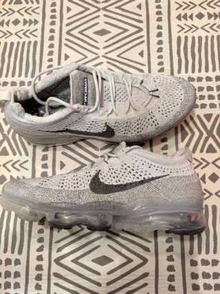 Nike Vapormax grises sin usar con caja. Talla 43