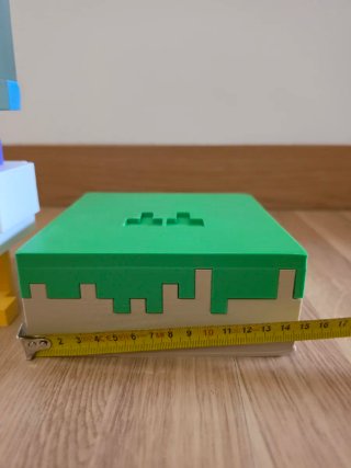 Diorama Minecraft Creeper sobre Gallina 26 cm