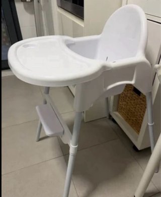Trona de bebé blanca