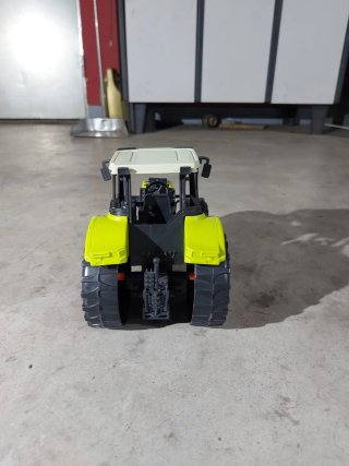 Tractor Bruder Claas Nectis