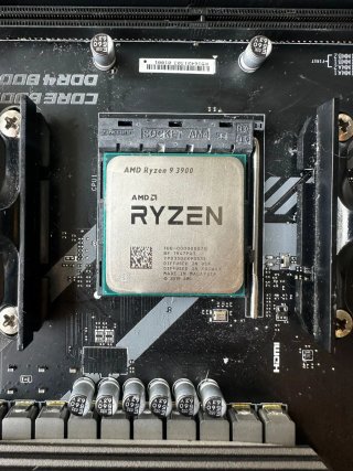 Placa Base MSI MAG X670 Tomahawk WiFi + Ryzen 9