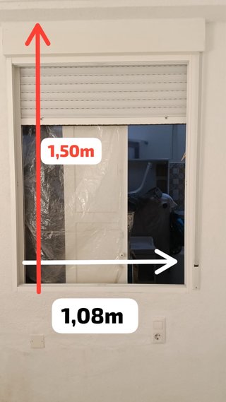 Ventana corredera blanca con cristal translúcidos