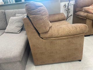 Sofá de 2 plazas en tela beige