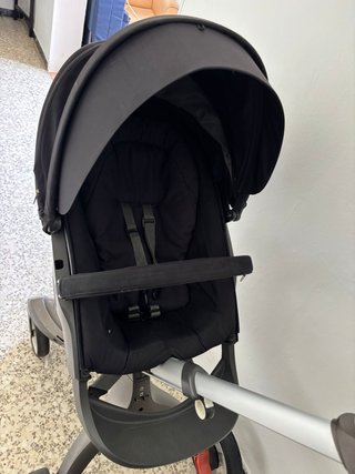 Marca Stokke negra, se da muy económica, para ya