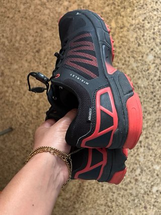 Zapatillas senderismo McKinley hombre negro/rojo