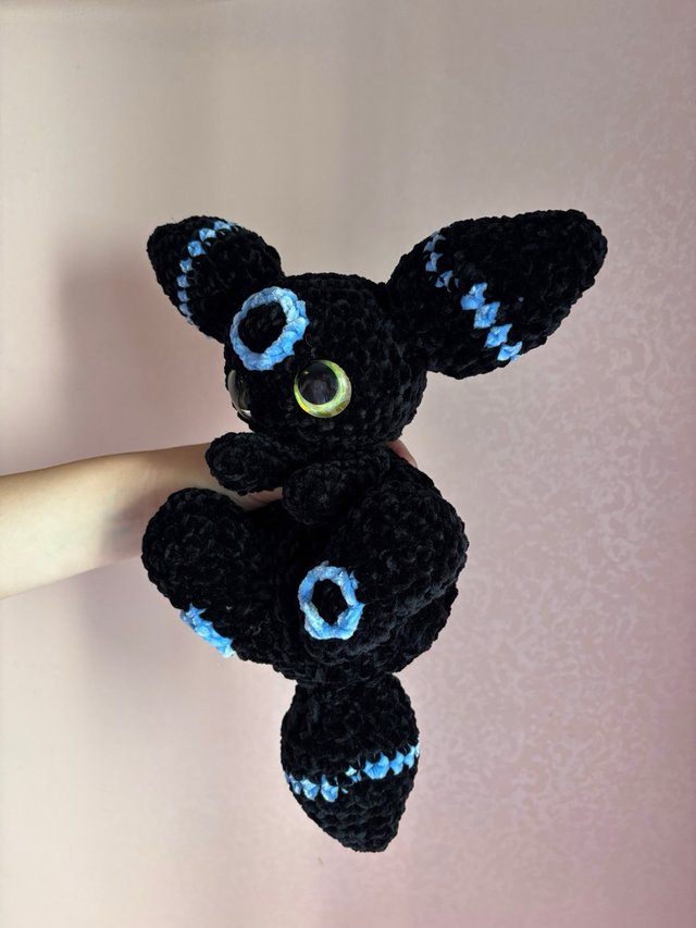 Shiny Umbreon Pokemon Crochet Plush