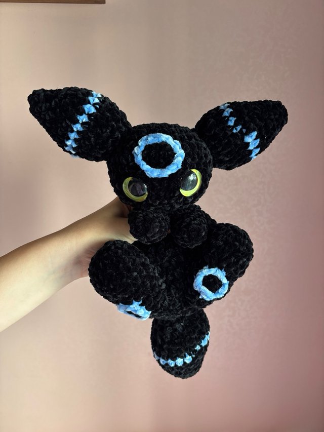 Shiny Umbreon Pokemon Crochet Plush