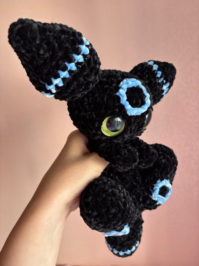 Shiny Umbreon Pokemon Crochet Plush