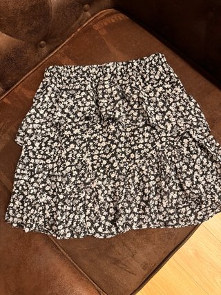 Falda Stradivarius flores XS