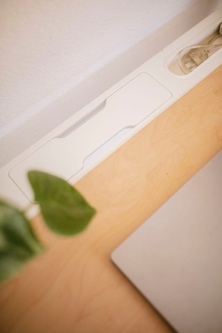Escritorio MITTZON Ajustable Blanco y Madera