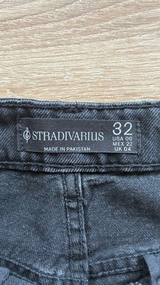 Pantalón negro de brillos