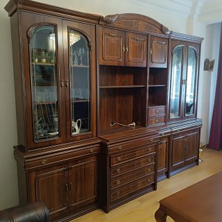 Mueble de salón madera oscura
