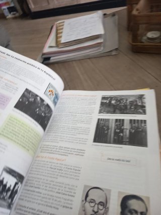 Geografía e Historia, 4 Secundaria, Revuela Guí...