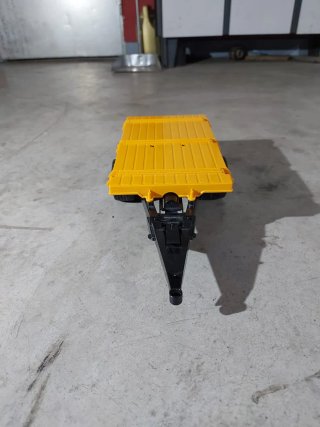 Remolque plano amarillo