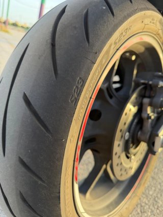 Honda CBR 650R e-clutch Roja