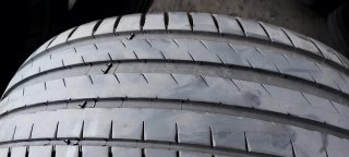 225/45 R19 96W