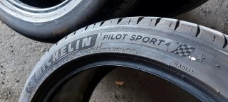 225/45 R19 96W