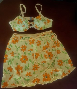 Conjunto Ory top yfalda floral talla 46 y top 100B