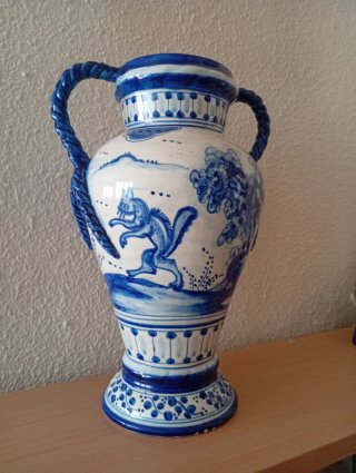 Jarrón antiguo cerámica azul y blanco