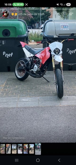 Rieju RJ Supermotard Roja y Blanca