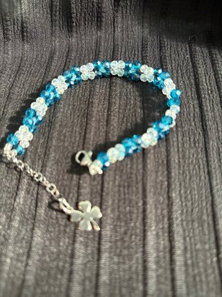 Braccialetto donna perline blu e bianche