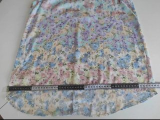 Bonita Blusa Floral,sin mangas.