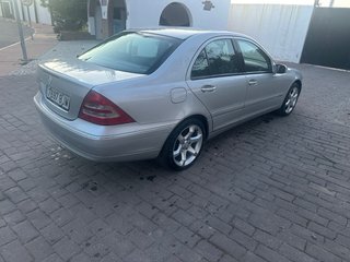 Mercedes-Benz Clase C 2004