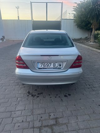 Mercedes-Benz Clase C 2004