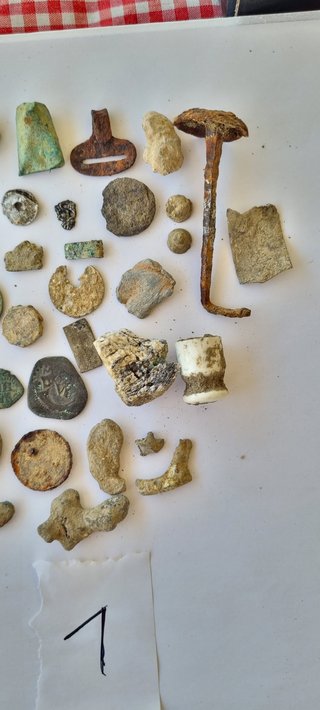 Lote monedas y objetos antiguos