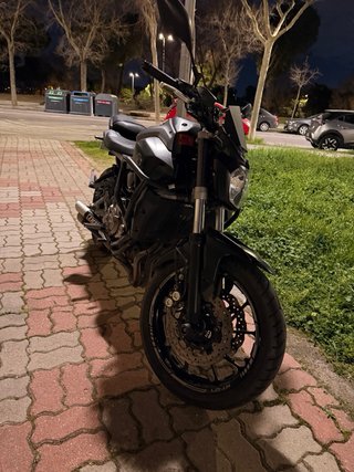 Hermosa Yamaha MT07 Naked 39.000 km